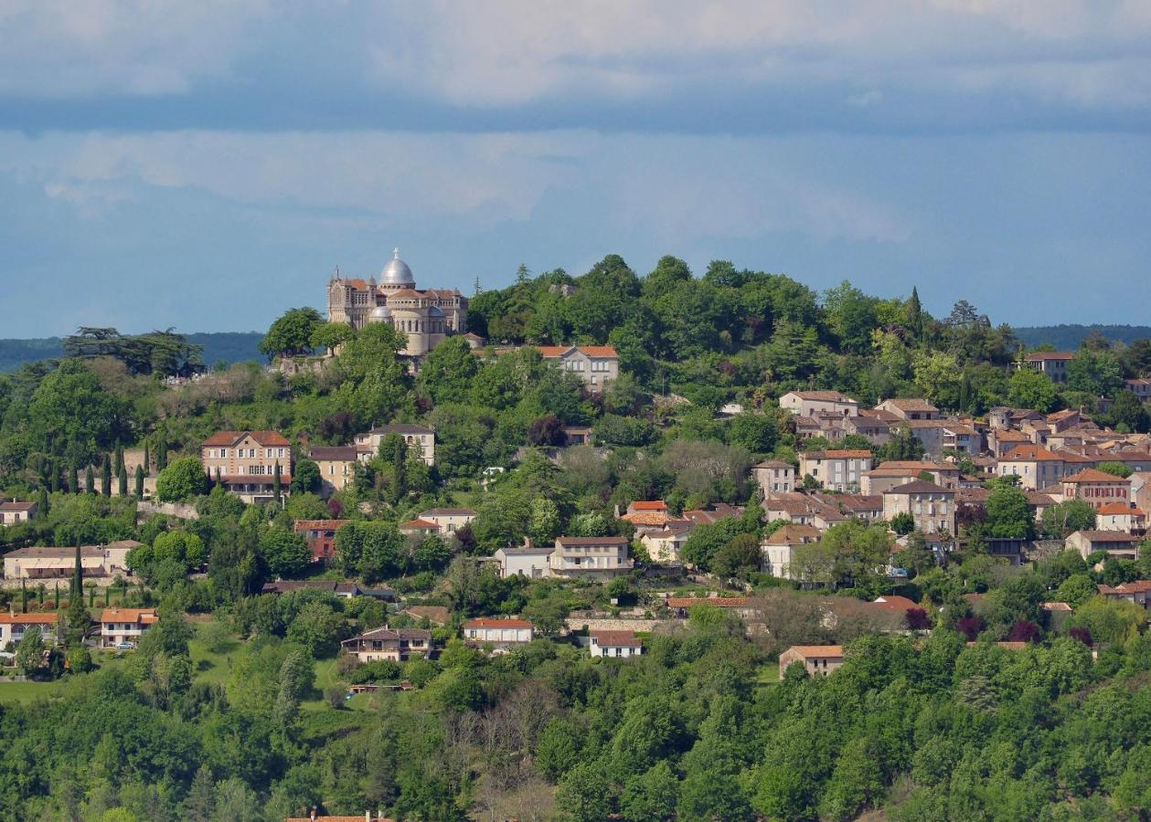 La Bastide Portoly B&B "Pruneaux" Penne-dʼAgenais エクステリア 写真